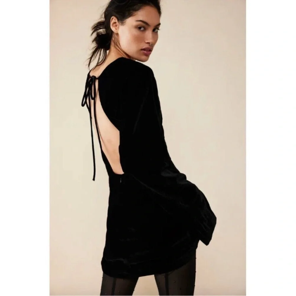 Free People Women's Chelsea Mini Dress Long Sleeve Low‎ Open-Back Black Size Med